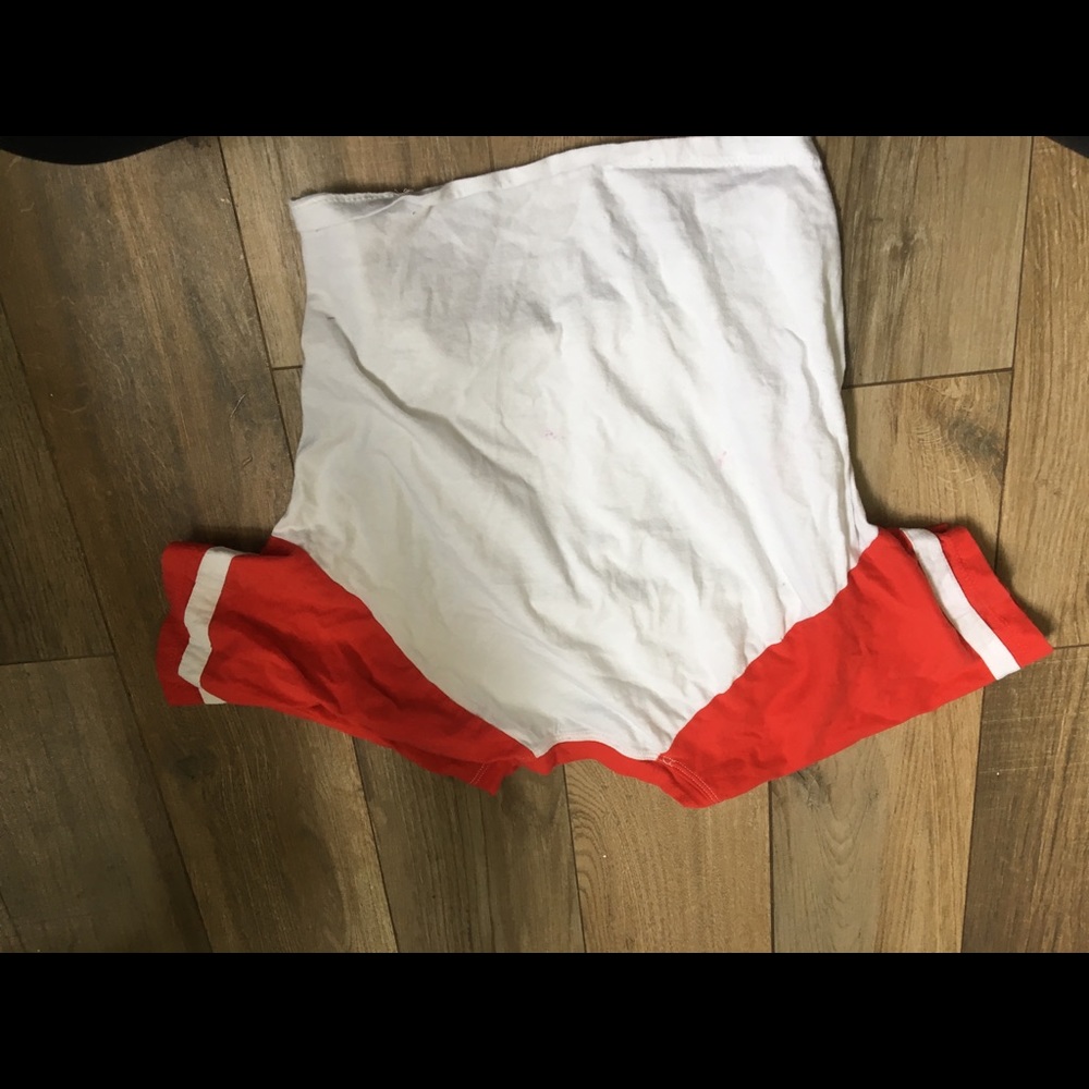 Cute red and white cropped shirt!!!!